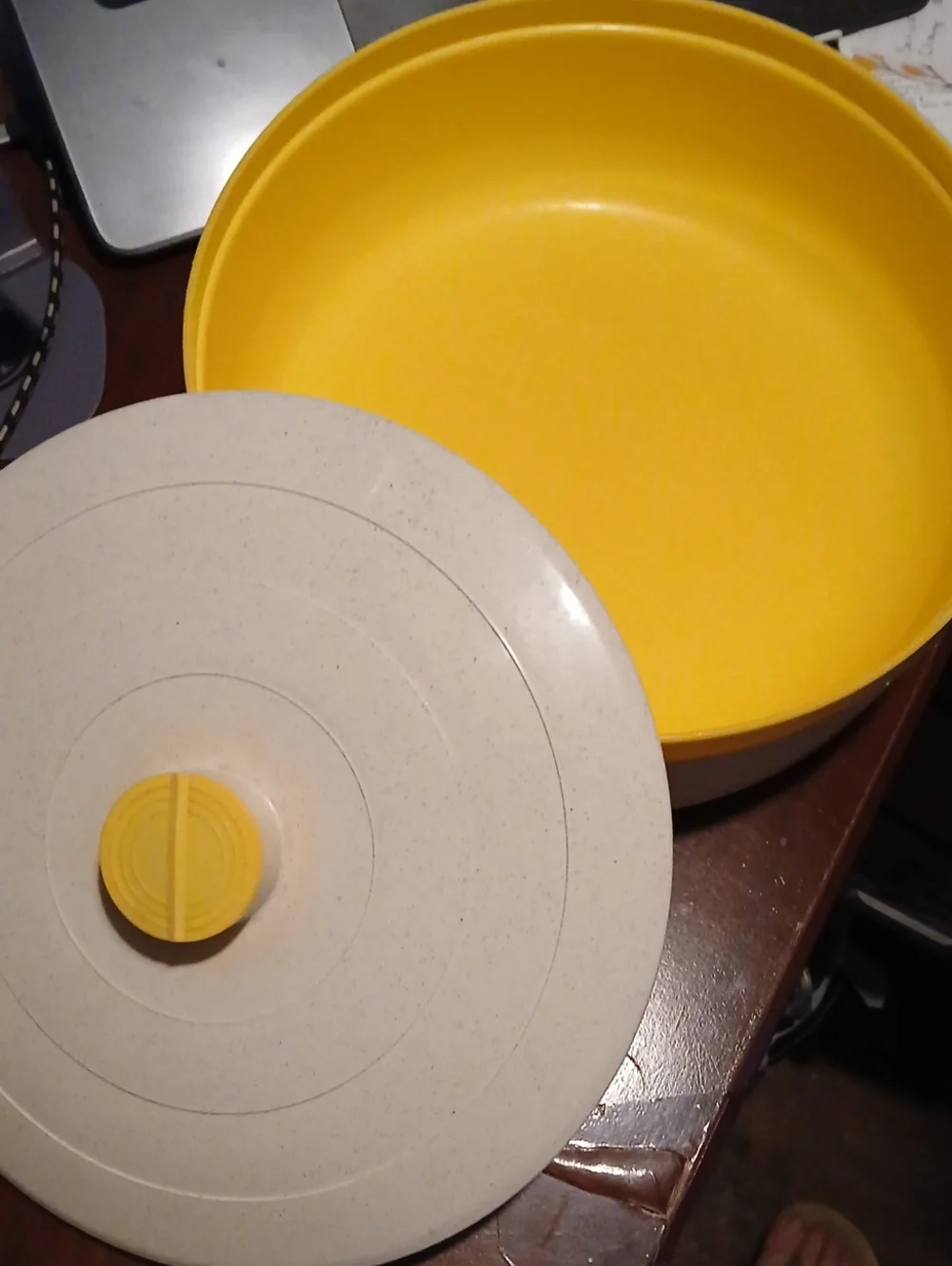 Yellow Plastic Food Storage Bowl with Lid - Home Kitchen
